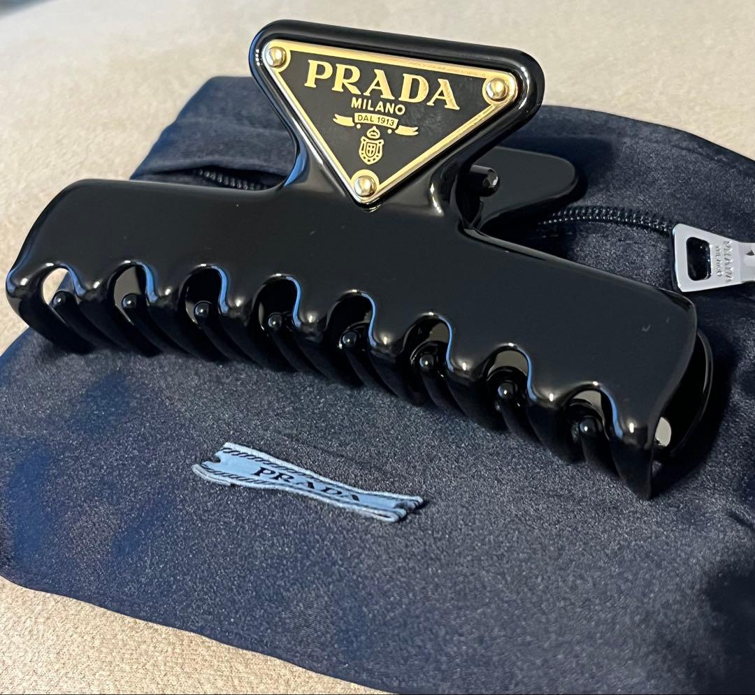 【新品‼️美品‼️】PRADA ブラック ヘアクリップ ポーチ付き