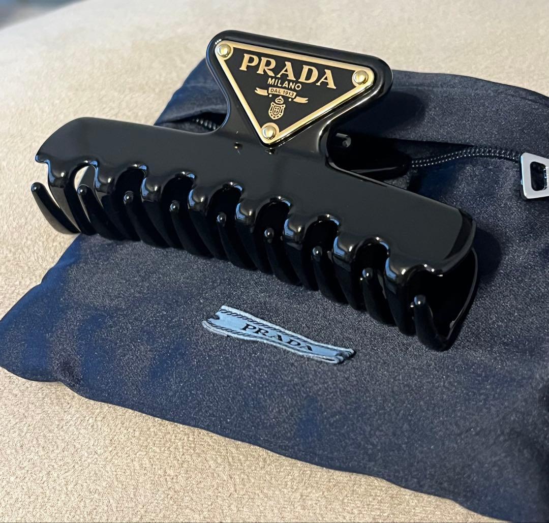 【新品‼️美品‼️】PRADA ブラック ヘアクリップ ポーチ付き