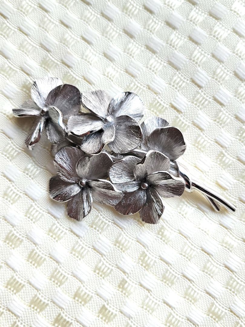 グロッセ Grosse ウィムジカルフラワー プラチナ ブローチ