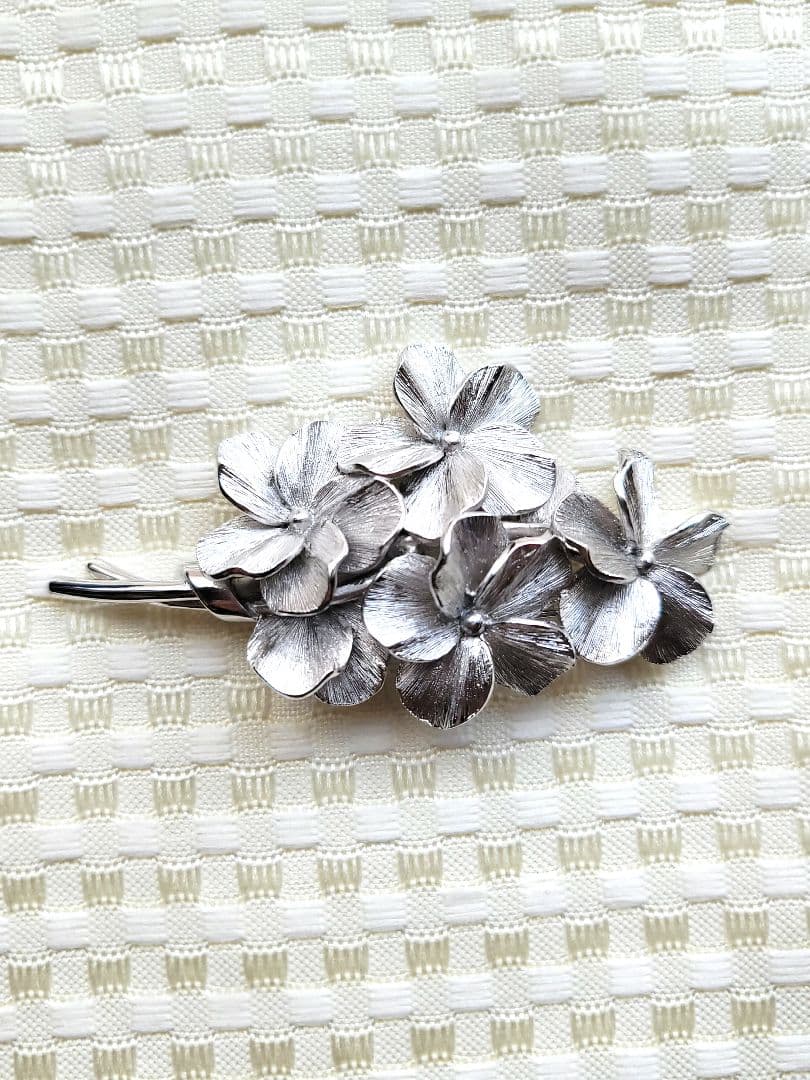 グロッセ Grosse ウィムジカルフラワー プラチナ ブローチ