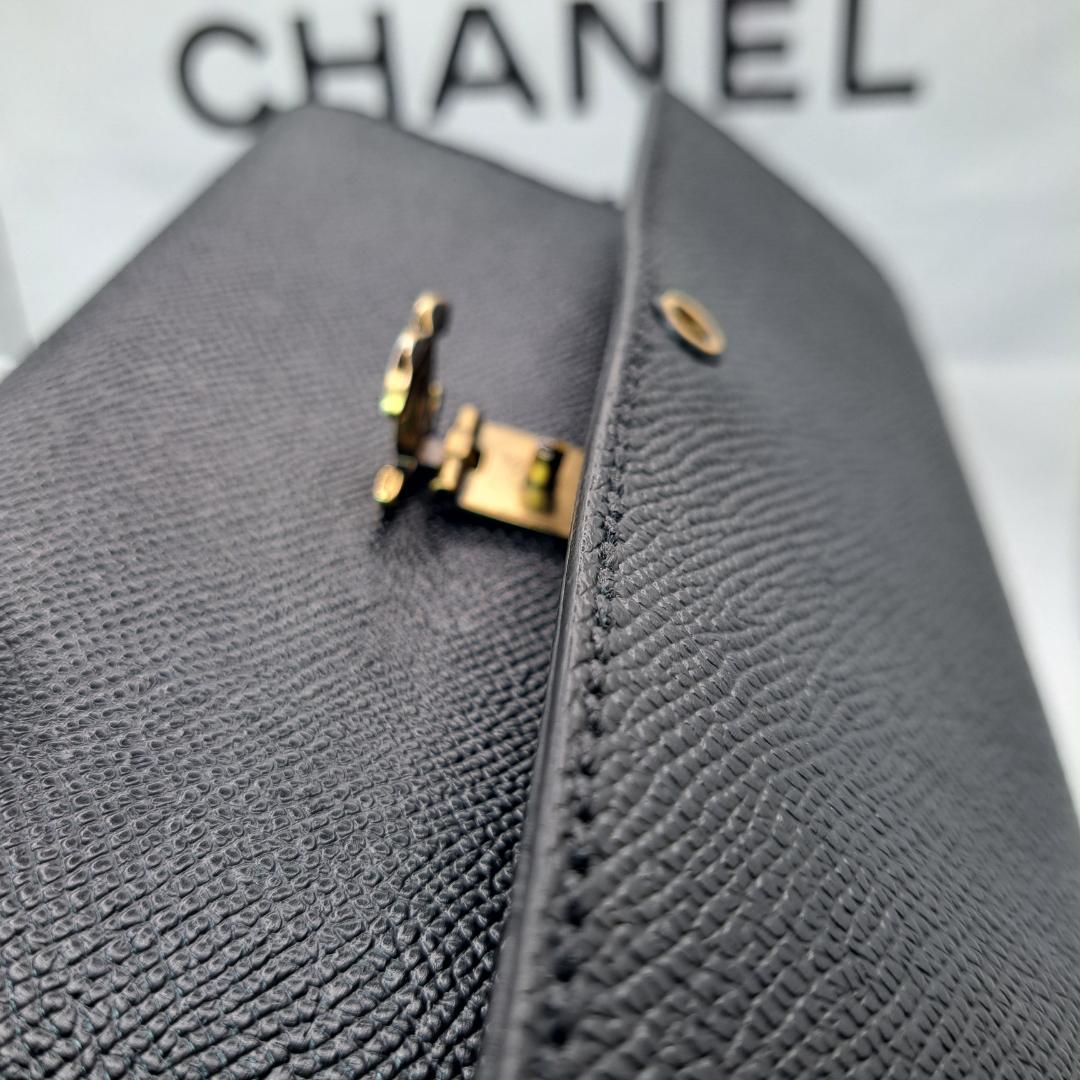 レア品　CHANEL 　三つ折り財布　財布　大型　クラシカルデザイン　長財布