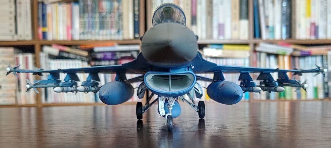 塗装済み完成品 ハセガワ 1/48 F2 戦闘機 プラモデル 航空自衛隊