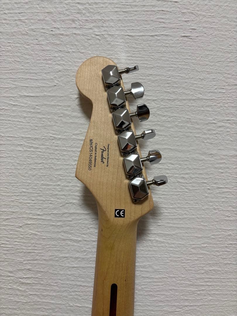 Squier Bullet Stratocaster ホワイト