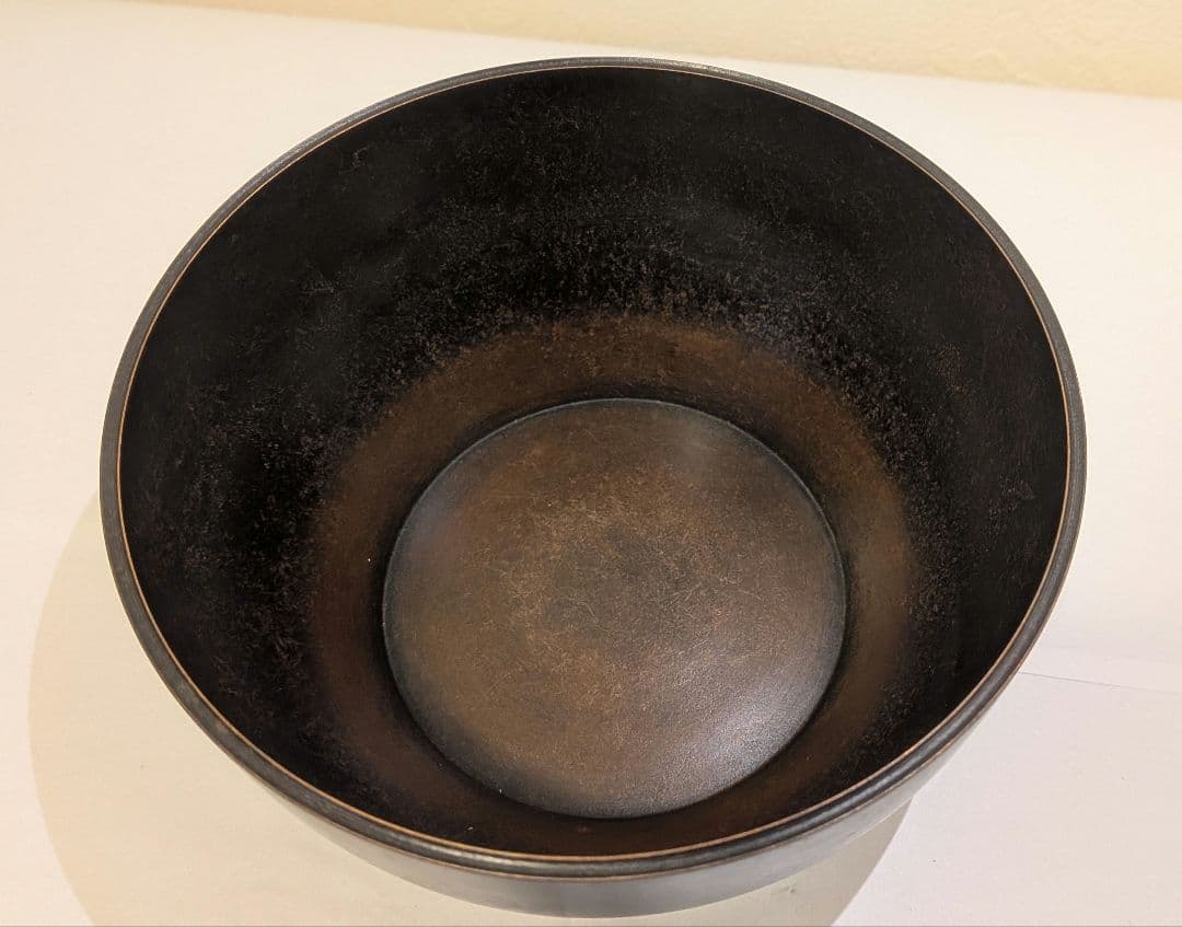 唐銅風炉師『福島宗秀』而妙斎好写　砂張筋建水　茶道具　共箱共布