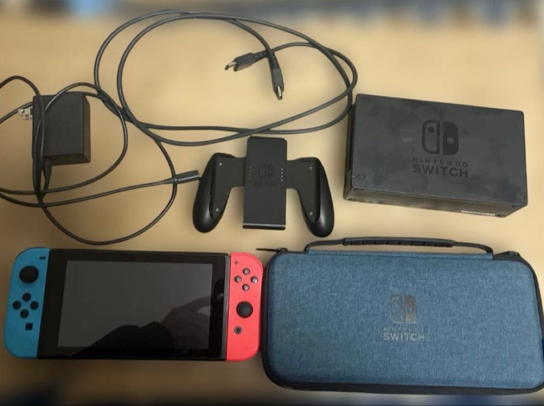 ニンテンドースイッチ　本体　ケース付き