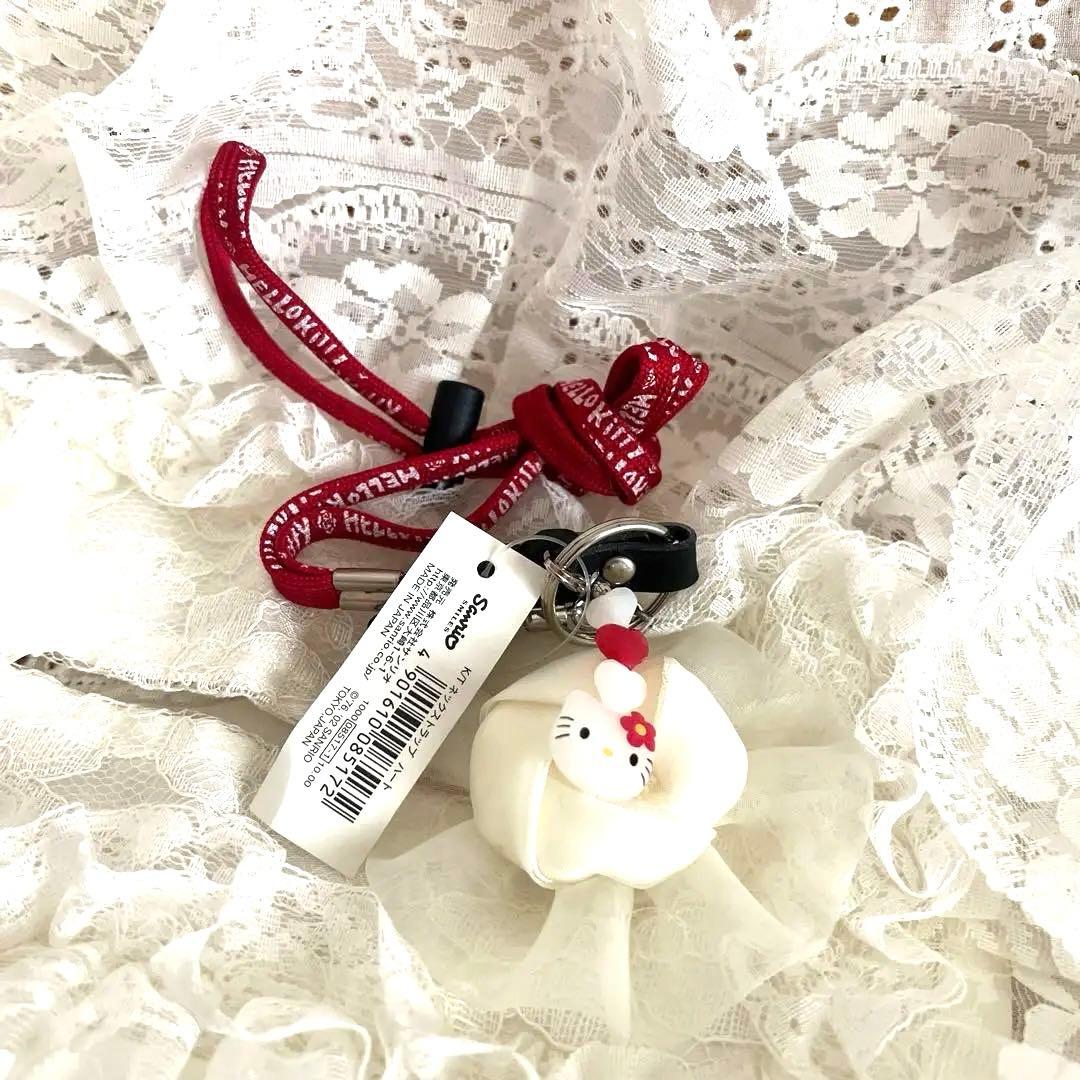 レア‼️キティ ネックストラップ ホワイト ロゴ 赤 サンリオ ハートビーズ付