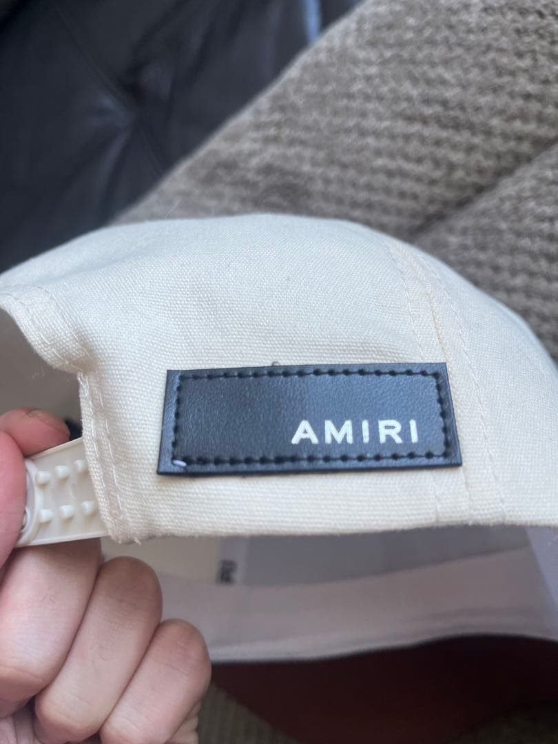 ほ*様 AMIRI ロゴ刺繍 キャップ ホワイト/ブラウン