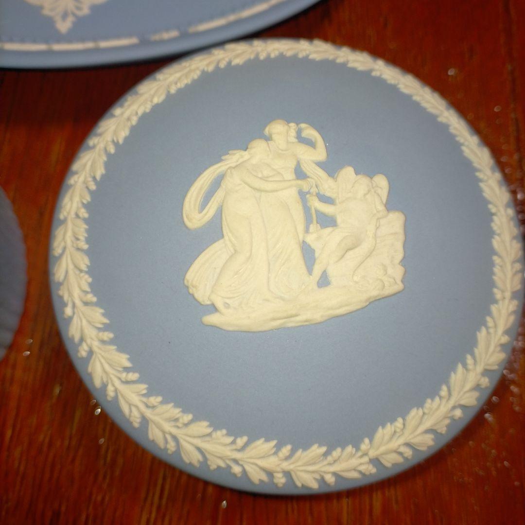  ブルーの浮彫り陶器セット ウエッジウッド