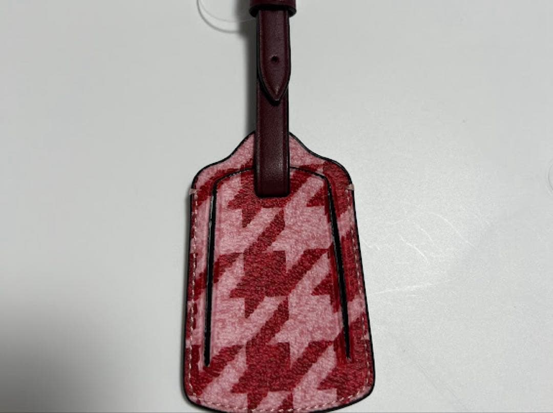 ❤️新品未使用❤️Coachコーチラゲッジタグ千鳥格子柄 荷物タグ ピンク レッド