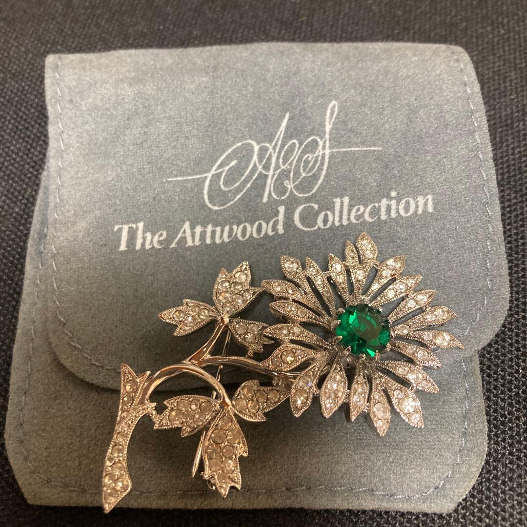 The Attwood Collection ブローチ