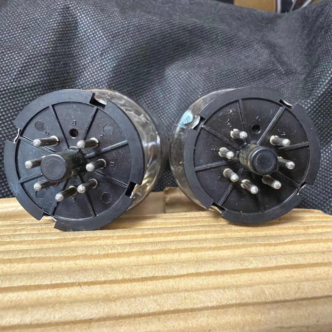 C*s様 イギリス製GOLD LION KT88 真空管2本 1本は箱なし