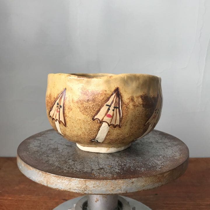 私の作った 抹茶茶碗 唐傘おばけ 妖怪 陶芸 手びねり 手づくね