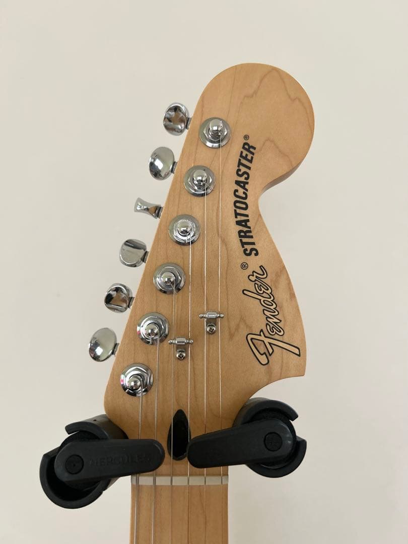 美品 送料込み フェンダー デラックスストラト HSS パール