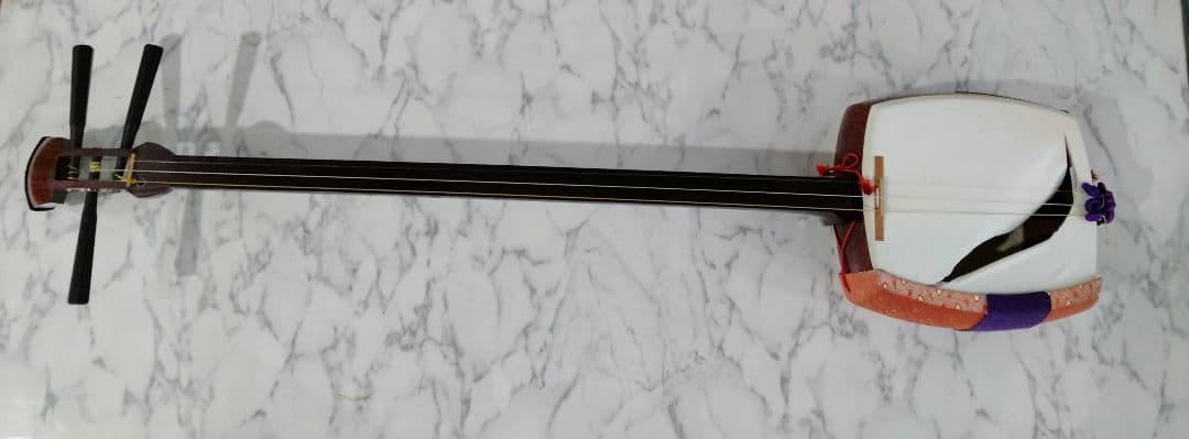 弦楽器 三味線 ハードケース付 調子笛、弦など付属（S1-2）