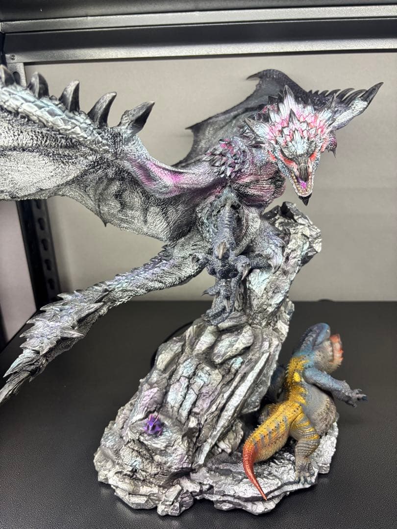 モンスターハンター フィギュア ガレージキット リオレウス希少種 LED発光あり