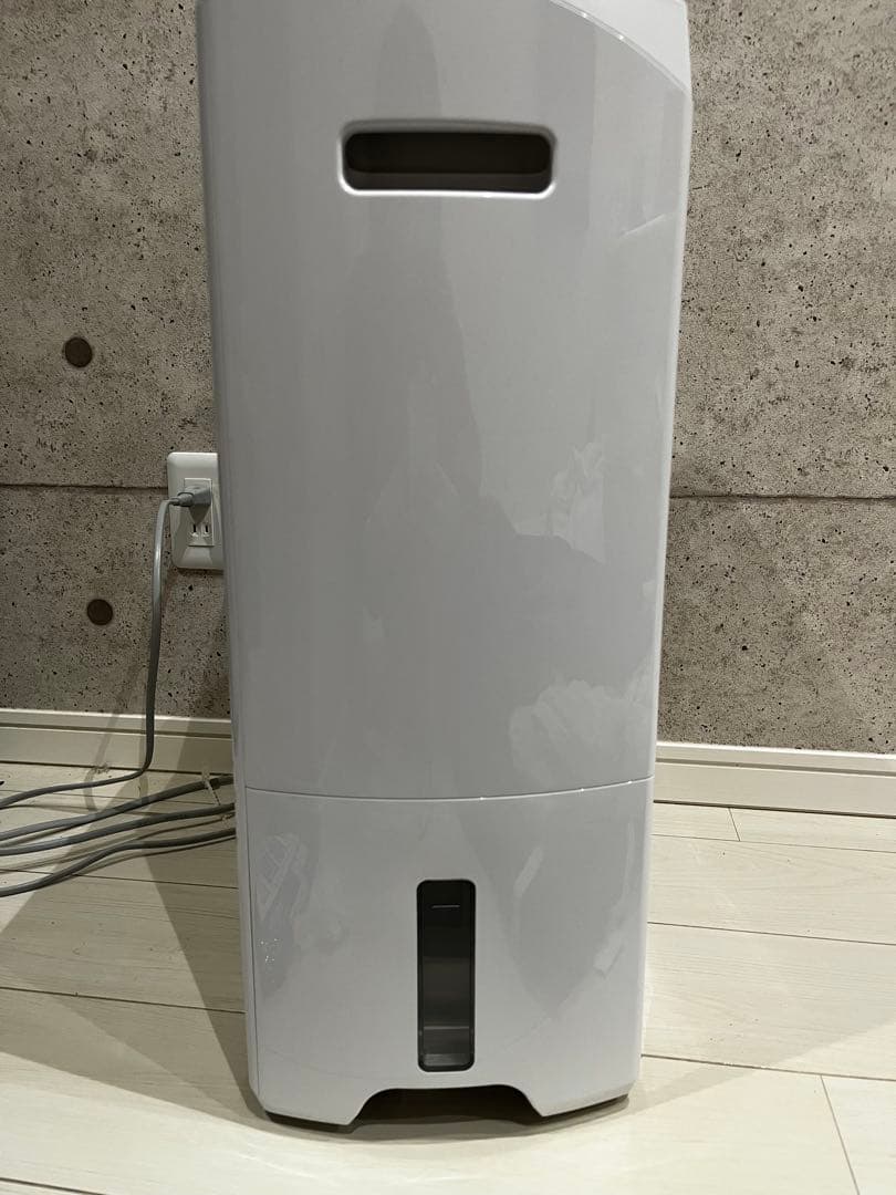 ［ジャンク品］Panasonic F-YHVX120 除湿機 ホワイト