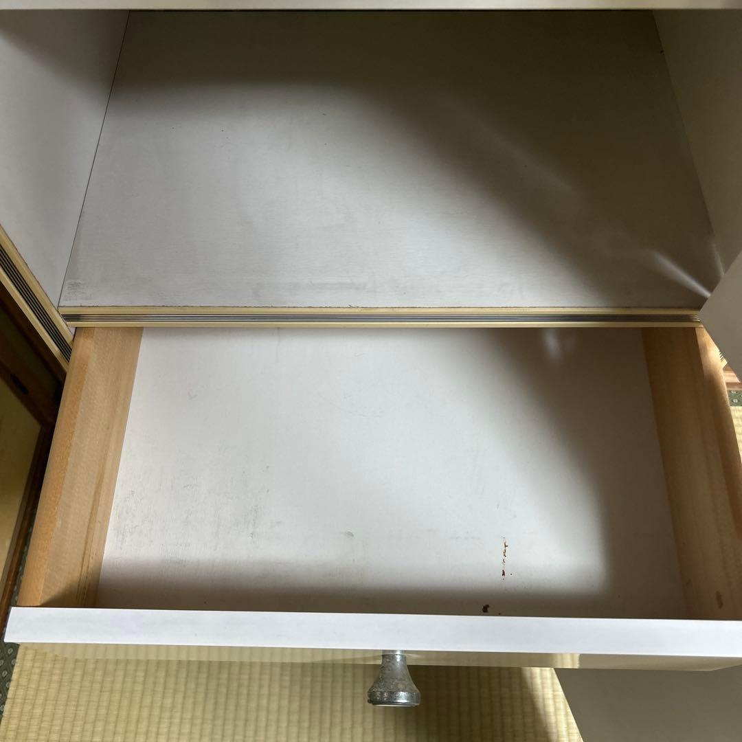 アイボリー キャビネット 透明ガラス扉付き