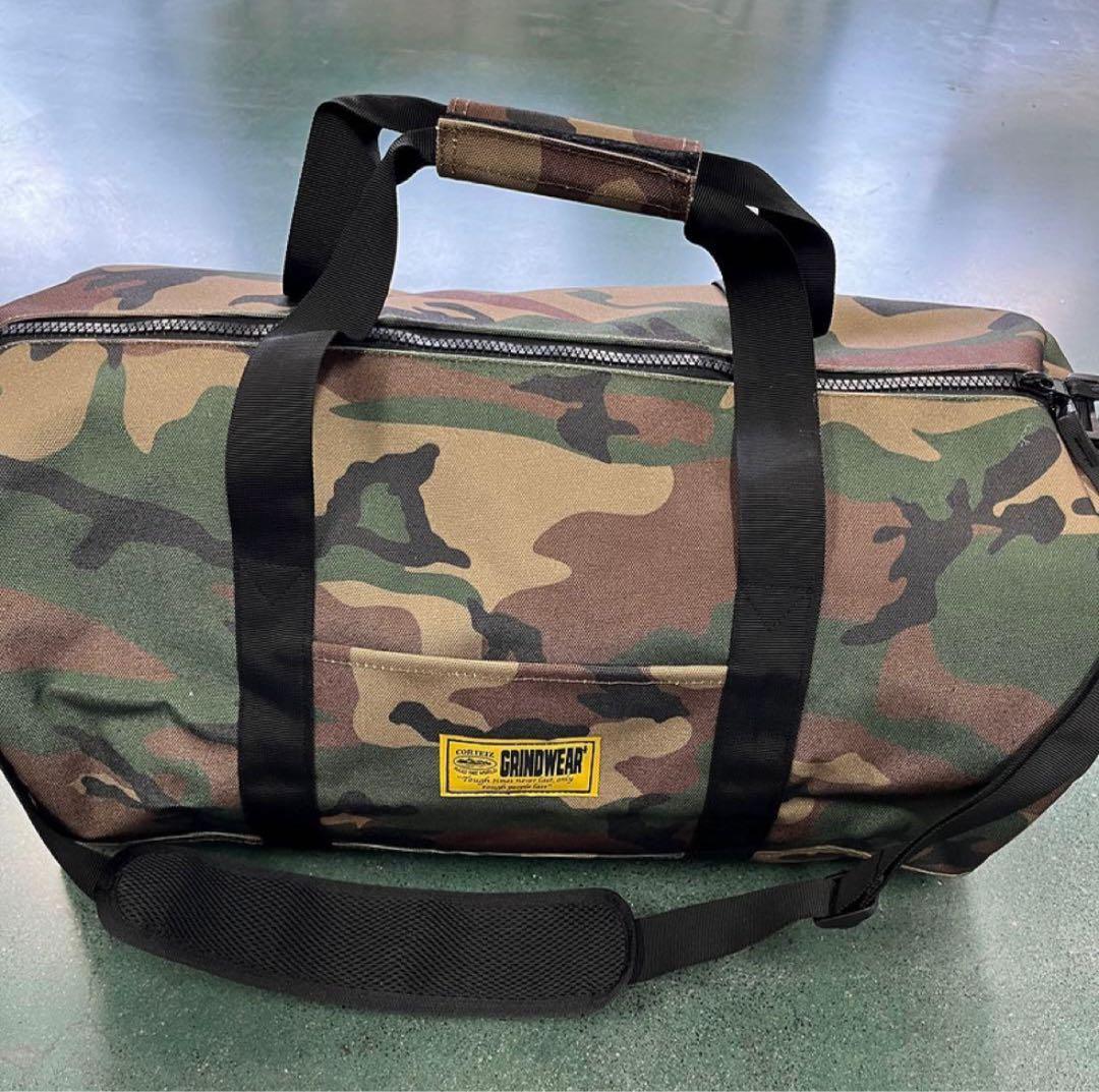 服好き高校生　corteiz 迷彩柄ボストンバッグ