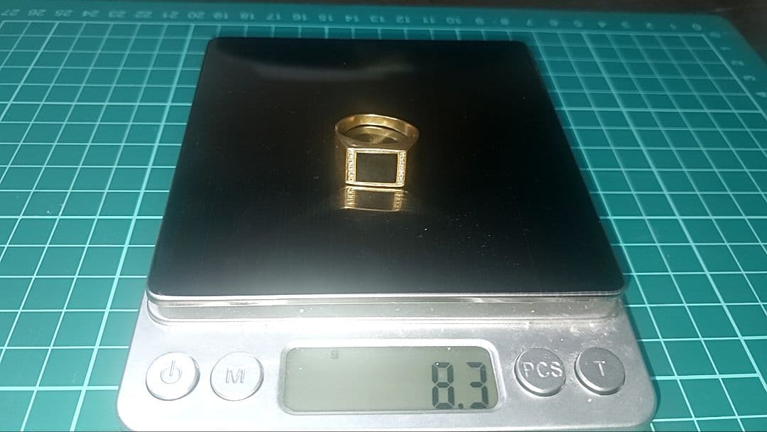 kitsunesun　k18金オニキスリング、小粒ダイヤ入り！