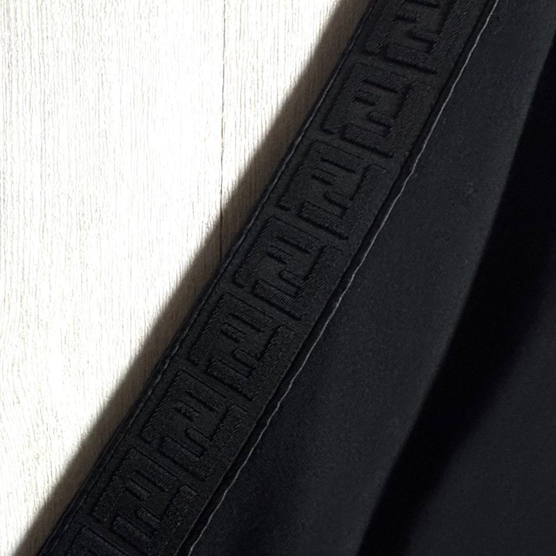 3092【希少・美品】フェンディ シルク混 ズッカ柄 袖ライン ブラックパーカー