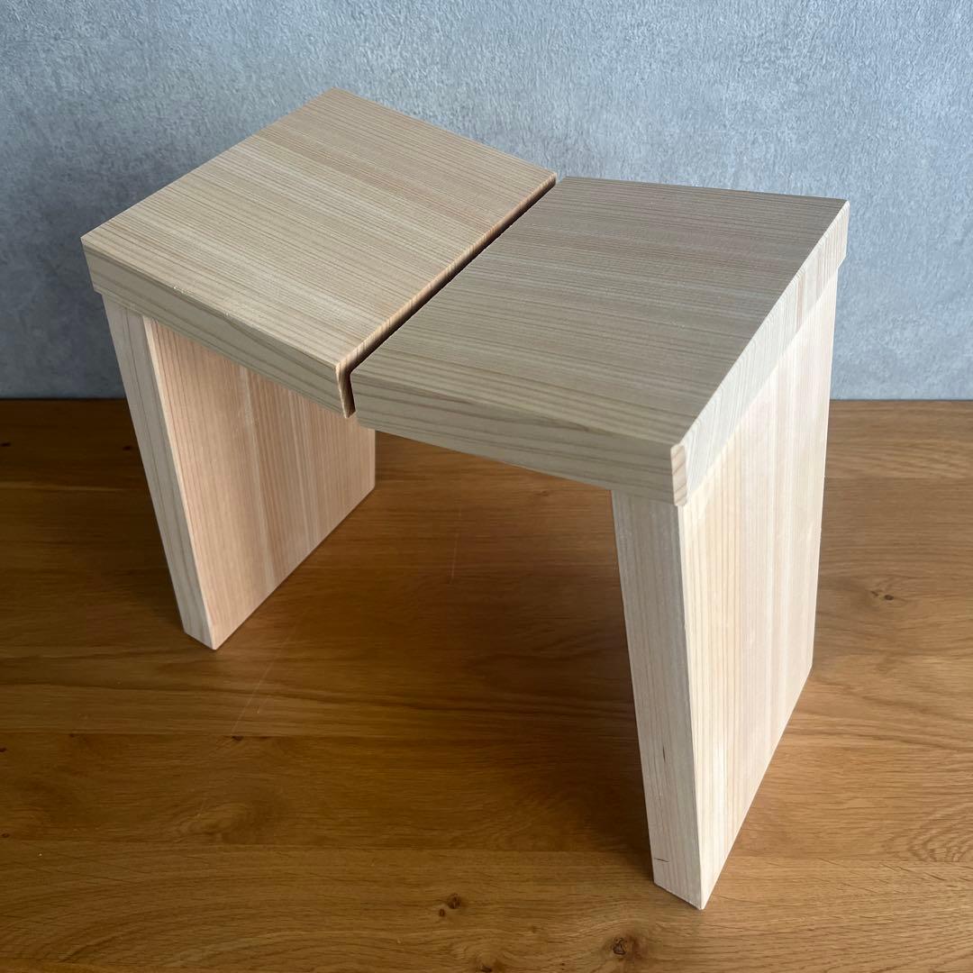 木のバスチェア