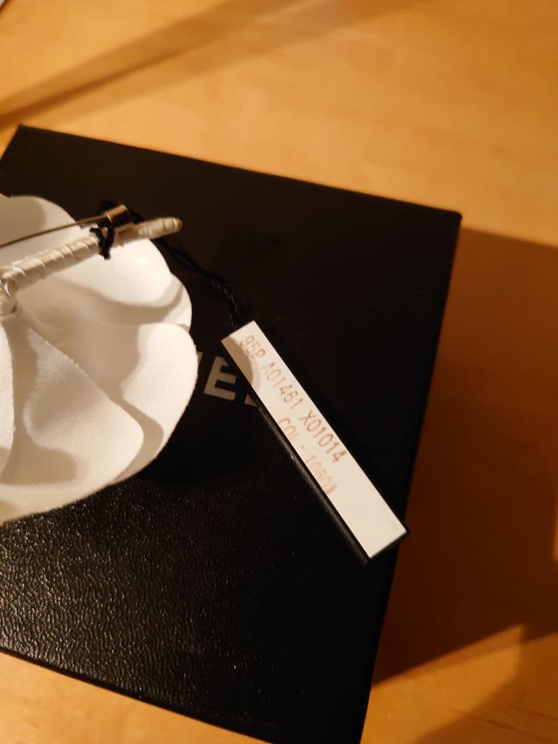 美品 CHANEL ホワイト ブローチ コサージュ