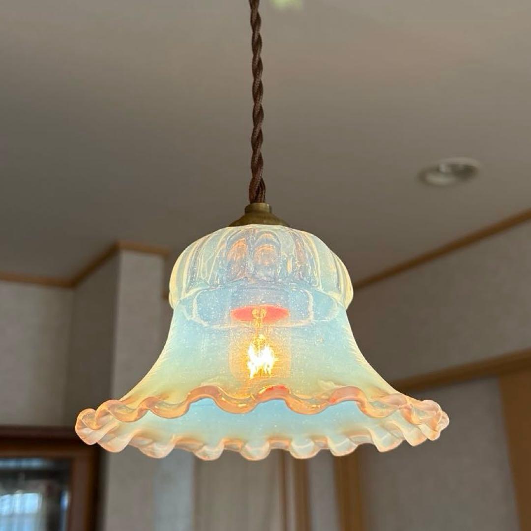 フランスアンティーク　オパールセント　ランプシェード