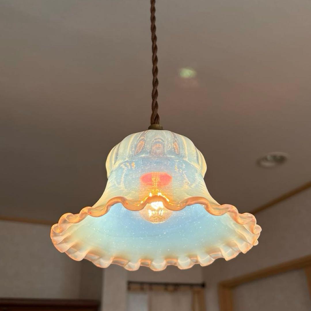 フランスアンティーク　オパールセント　ランプシェード