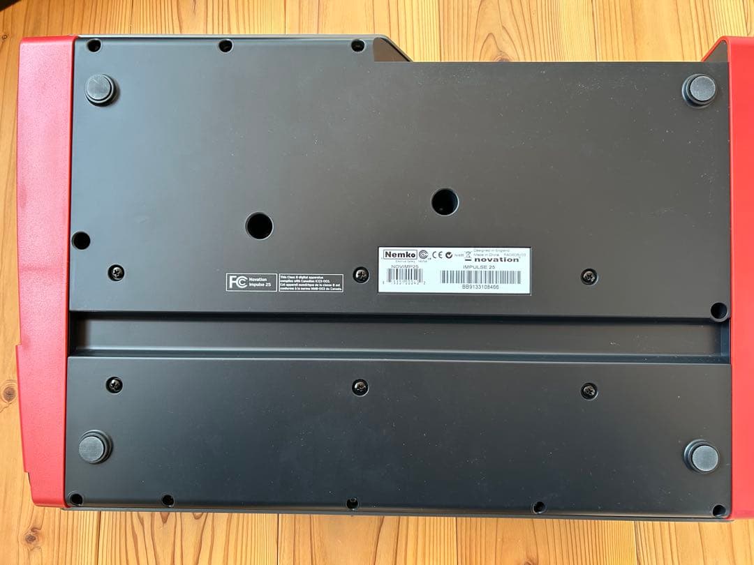 Novation IMPULSE 25 MIDIキーボード