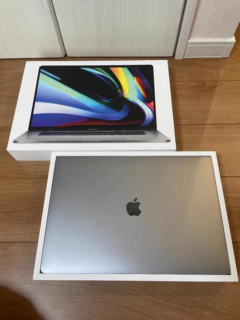 シルバー MacBook 本体 A4121　箱付き