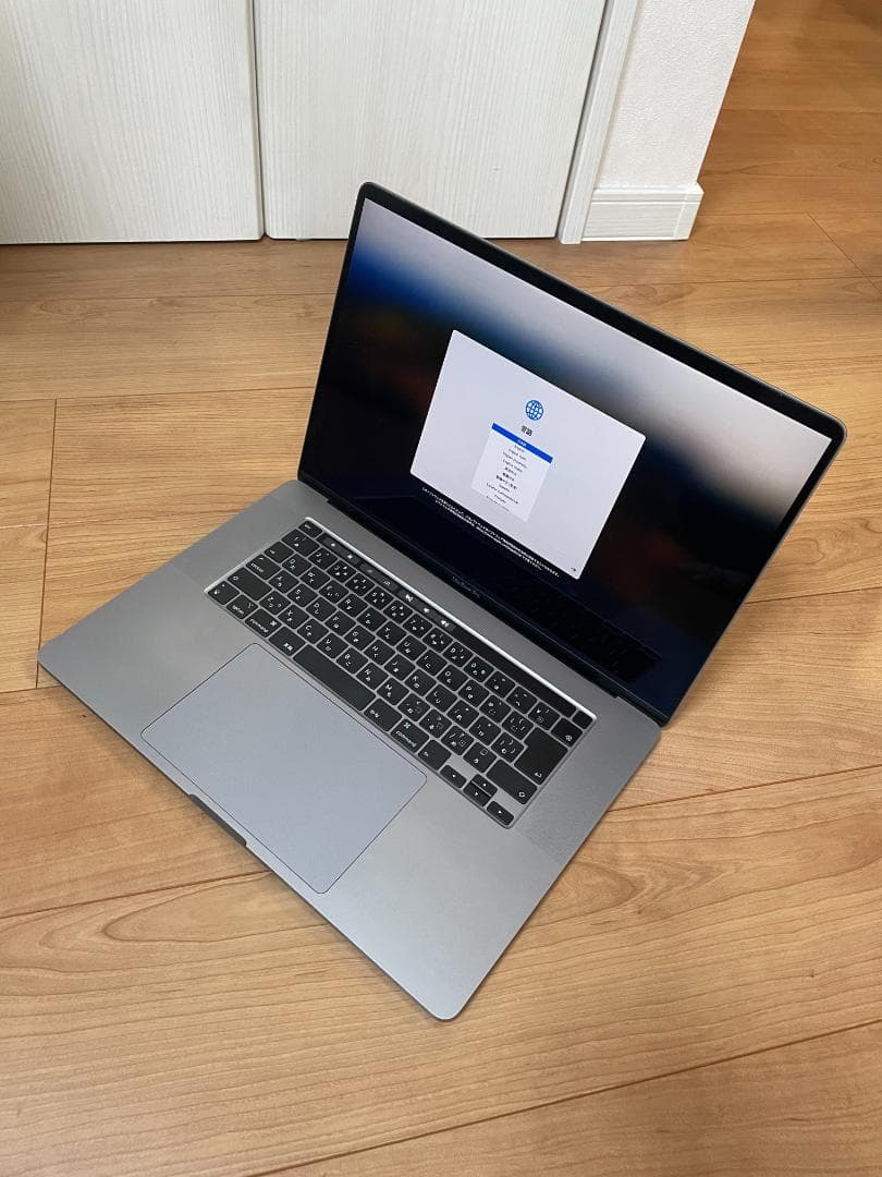 シルバー MacBook 本体 A4121　箱付き