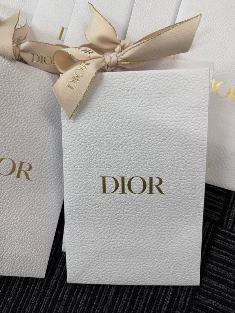 ディオール 母の日 限定ショッパー　紙袋　リポン付き　50枚