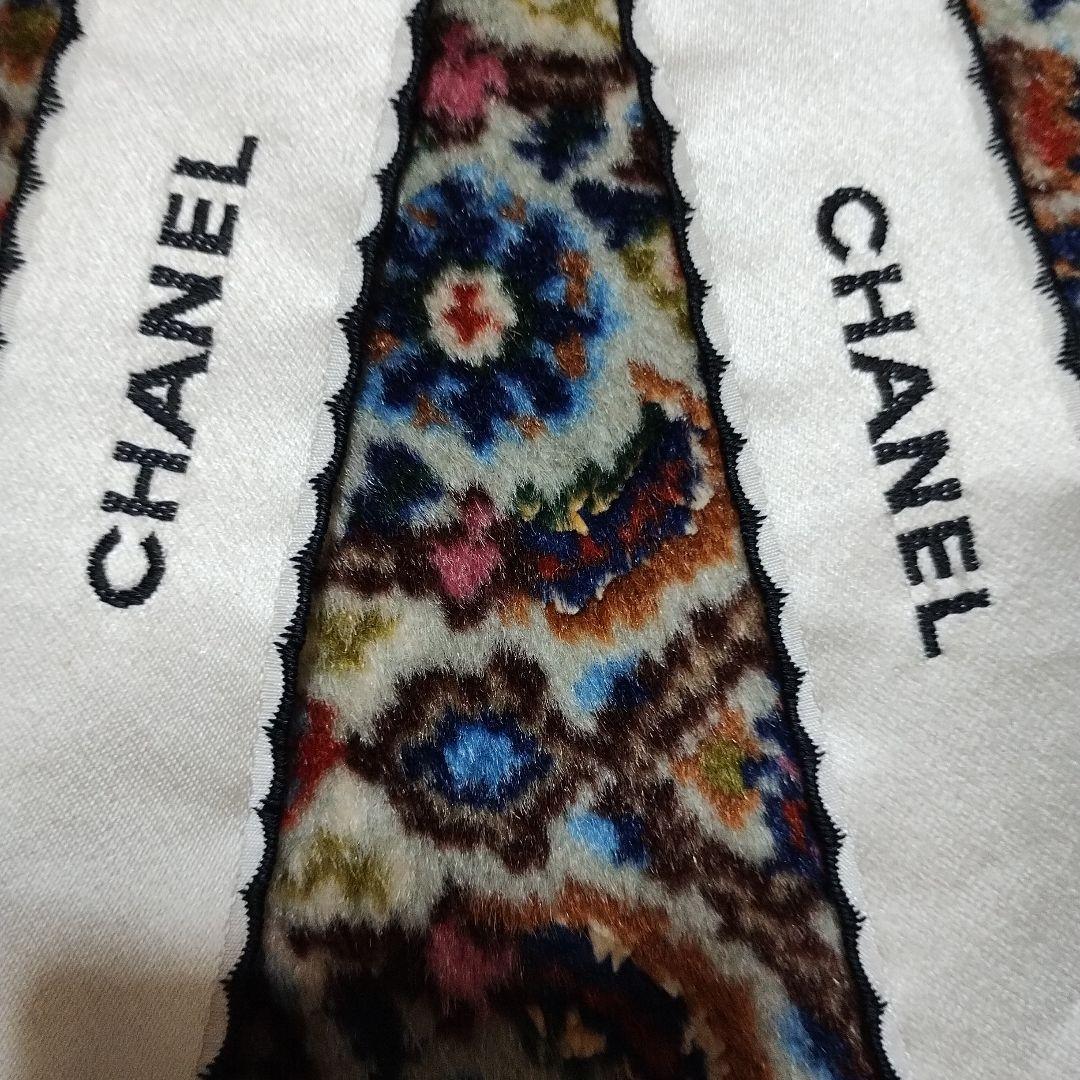 ヴィンテージ　CHANEL サテンリボン ブローチ白