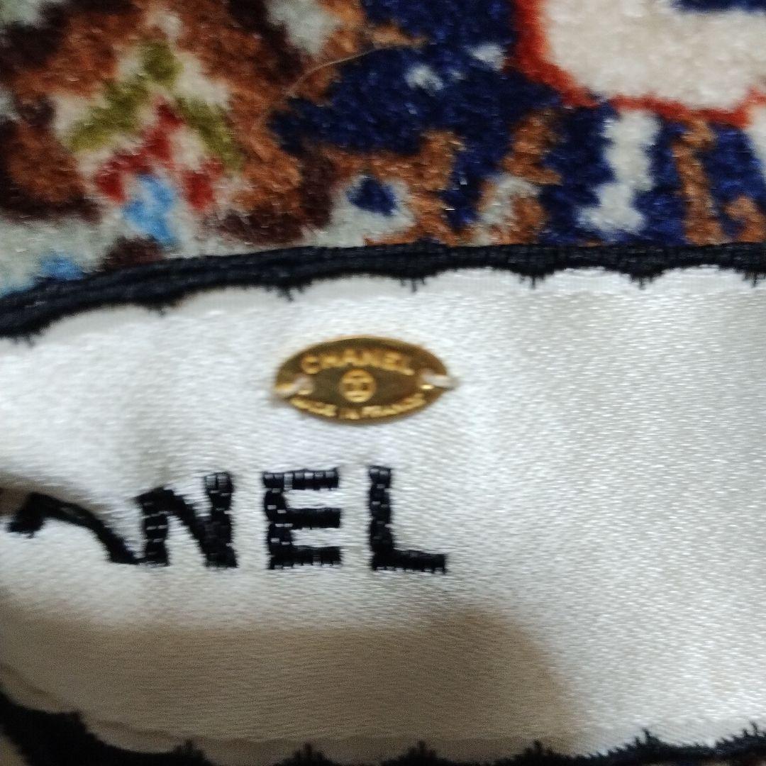 ヴィンテージ　CHANEL サテンリボン ブローチ白