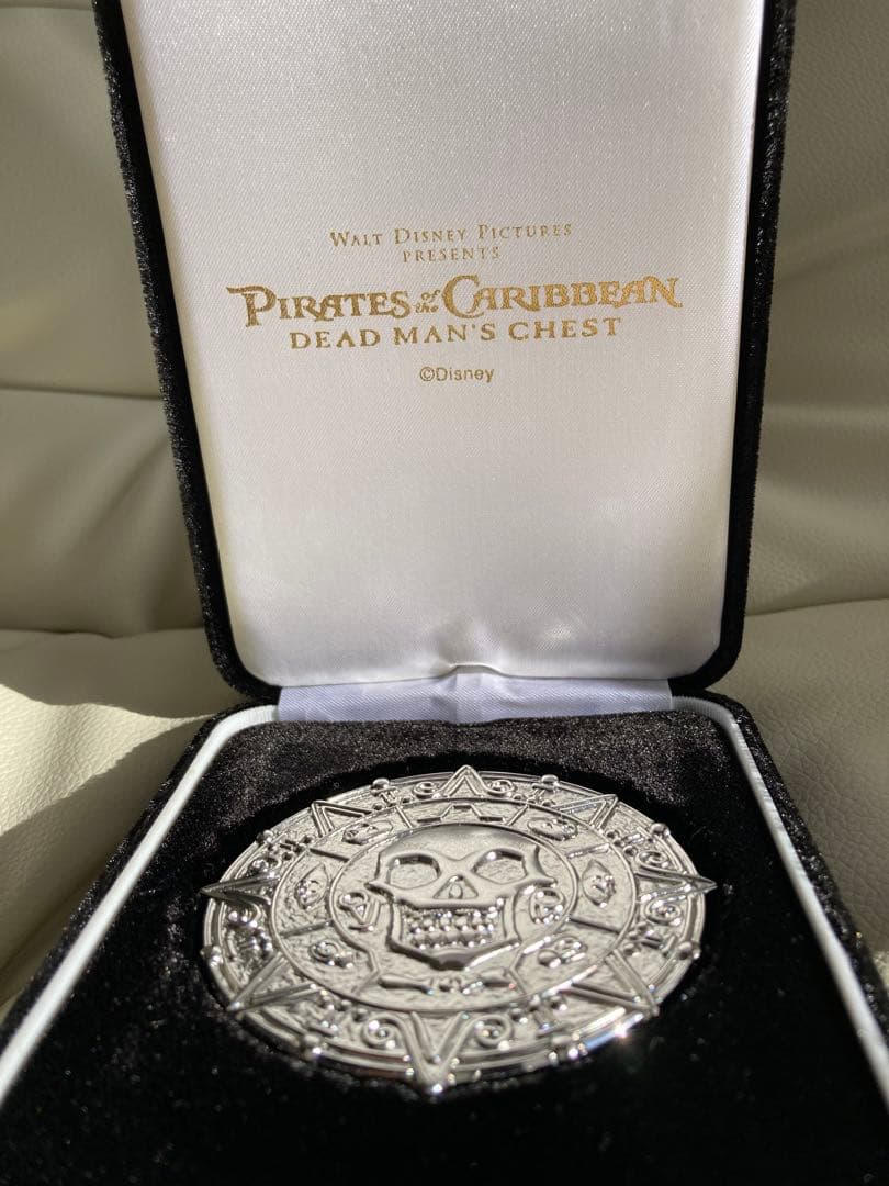 パイレーツ・オブ・カリビアン　純銀製メダル　約113g