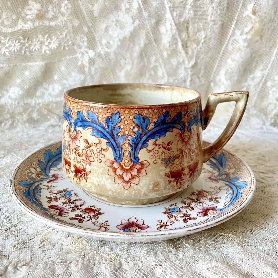 新春アンティーク福袋⑤カップ&ソーサー&タイル2枚&グラス2客&リスのオブジェ