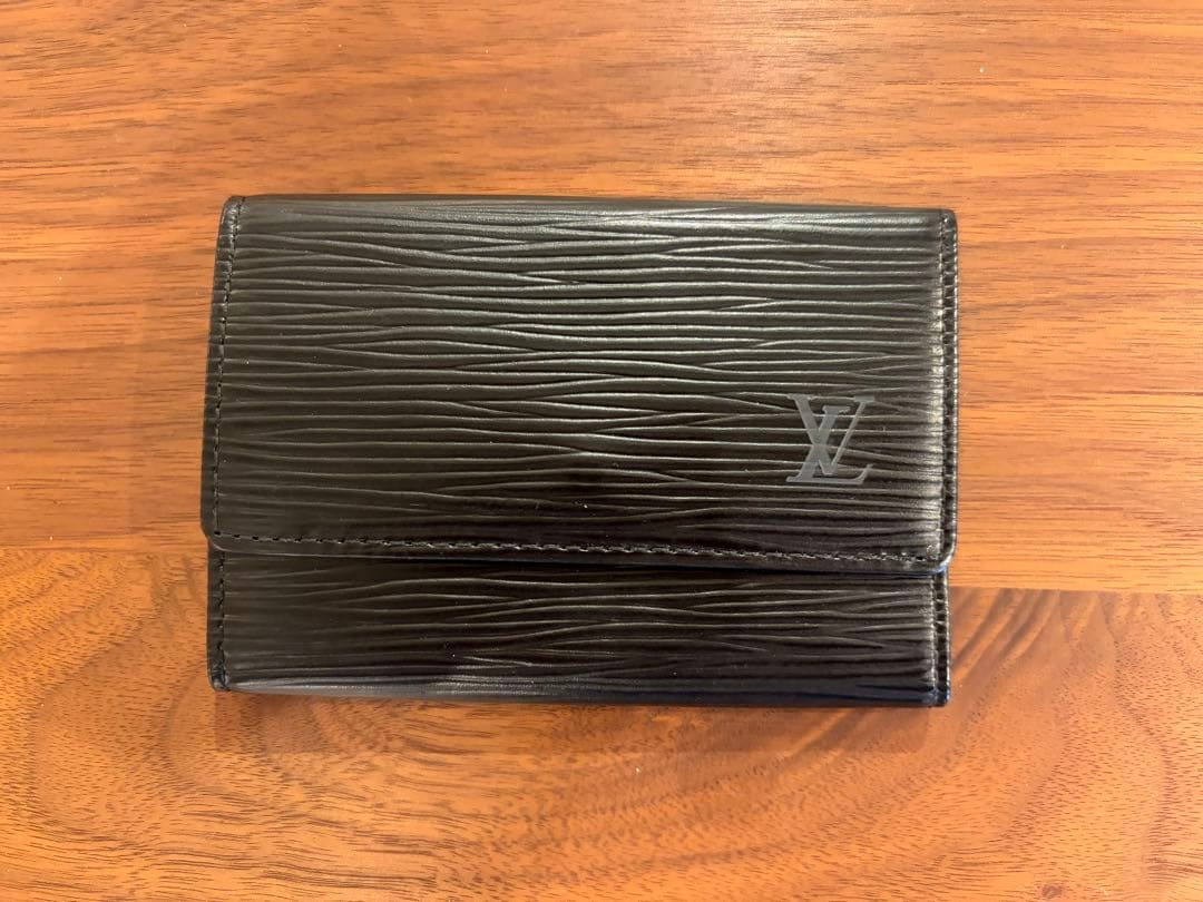 LOUIS VUITTON ブラック レザー キーケース