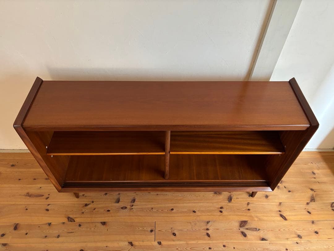 北欧ヴィンテージ　デンマーク　チーク　サイドボードキャビネット