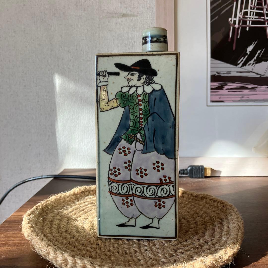 錦南蛮ユニークな陶器製ボトル　有田焼