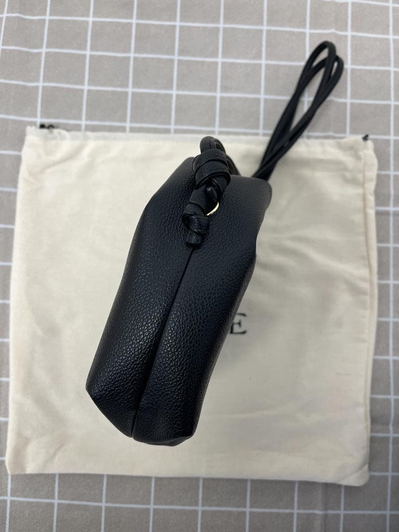 Polène Beri ブラック チェーン ショルダーバッグ