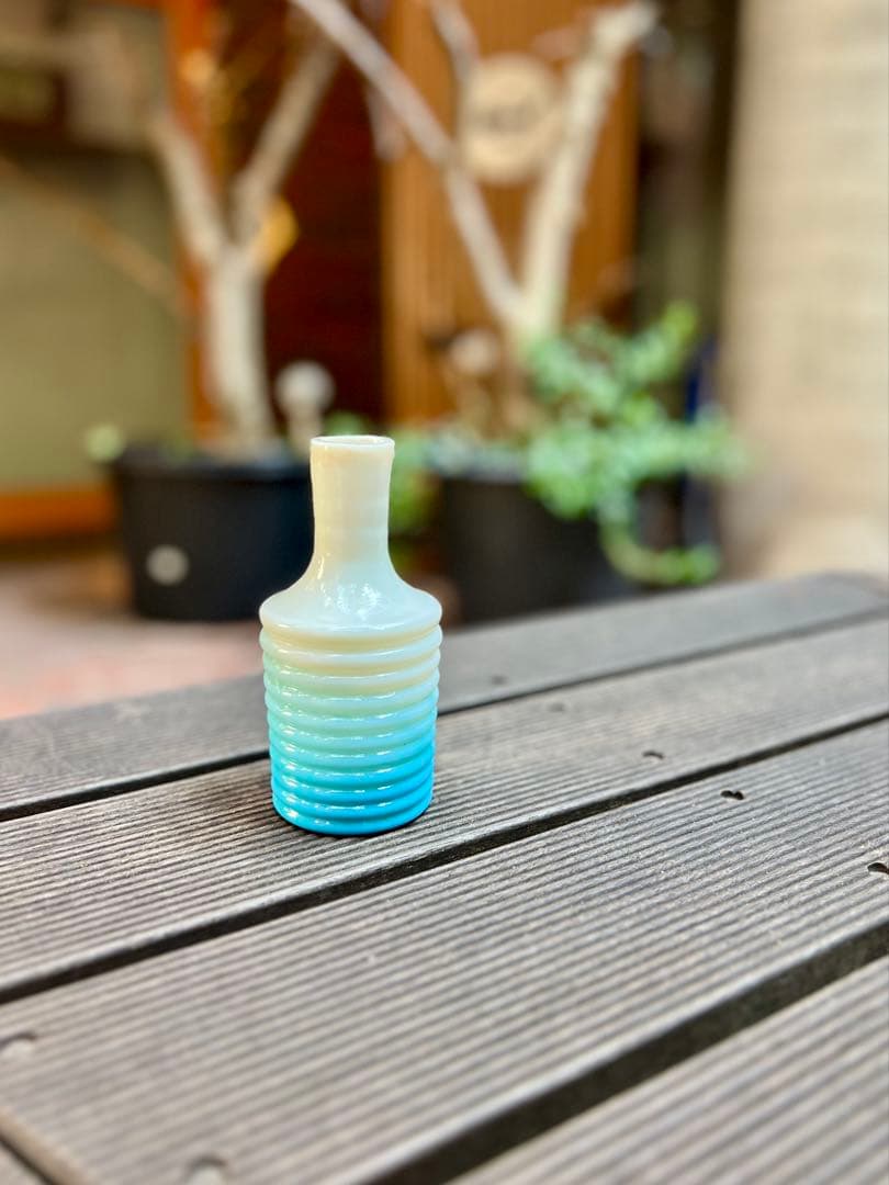 大正ロマン　乳白ガラス青グラデーション 徳利　一輪挿し　和ガラス　ウランガラス