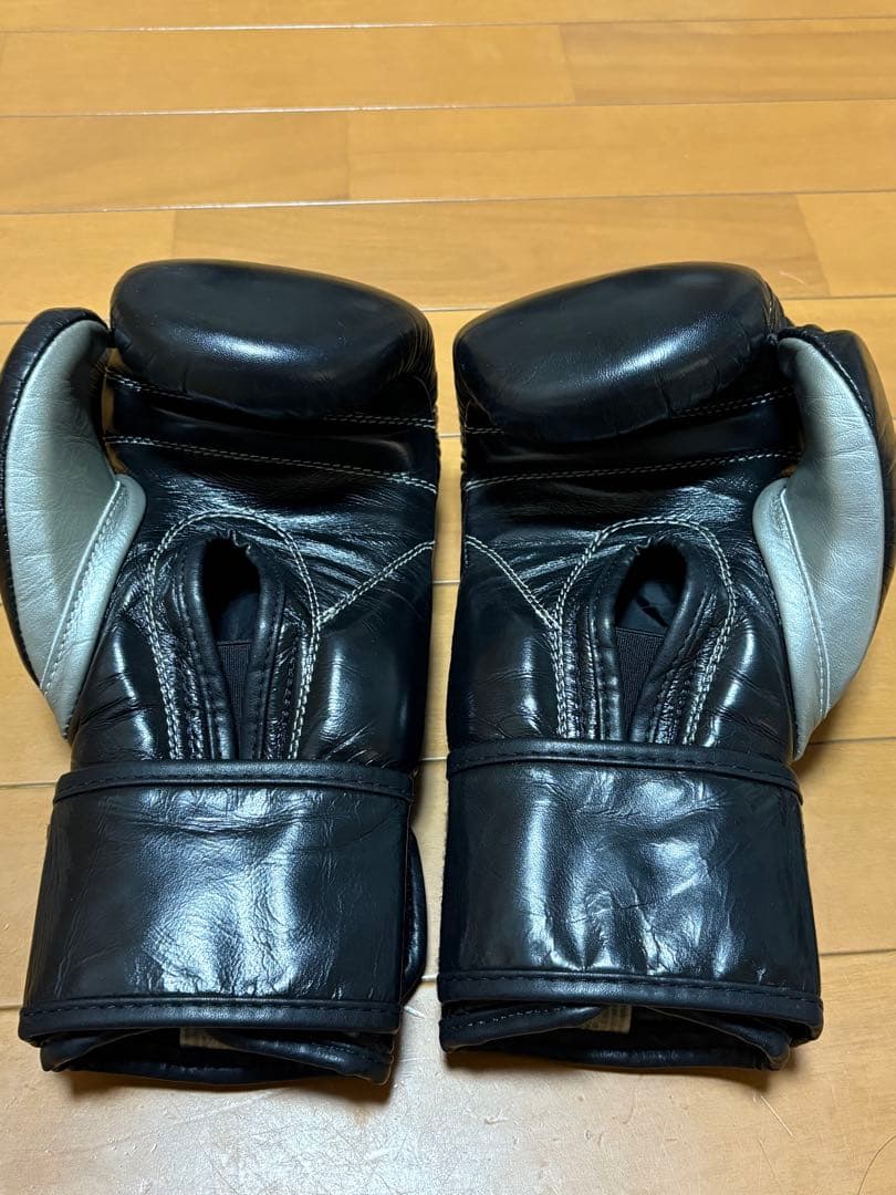 【極美品】REYES ボクシンググローブ 黒8oz
