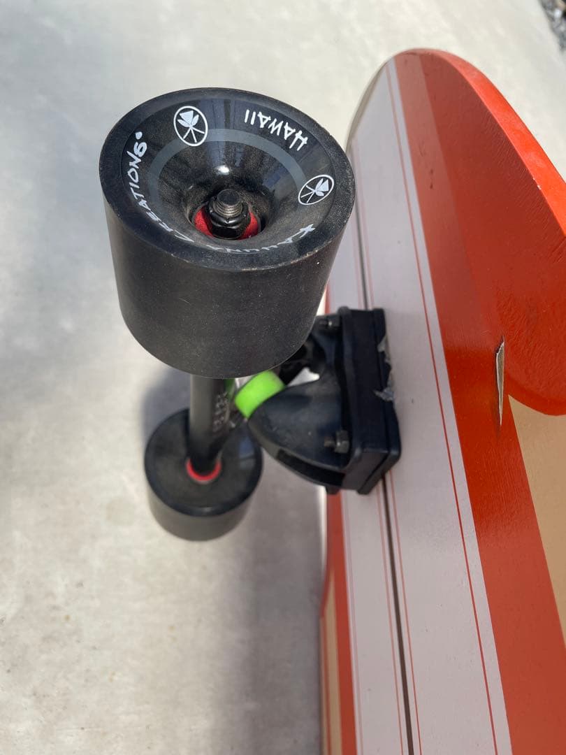 Kahuna Creationsロングスケートボード