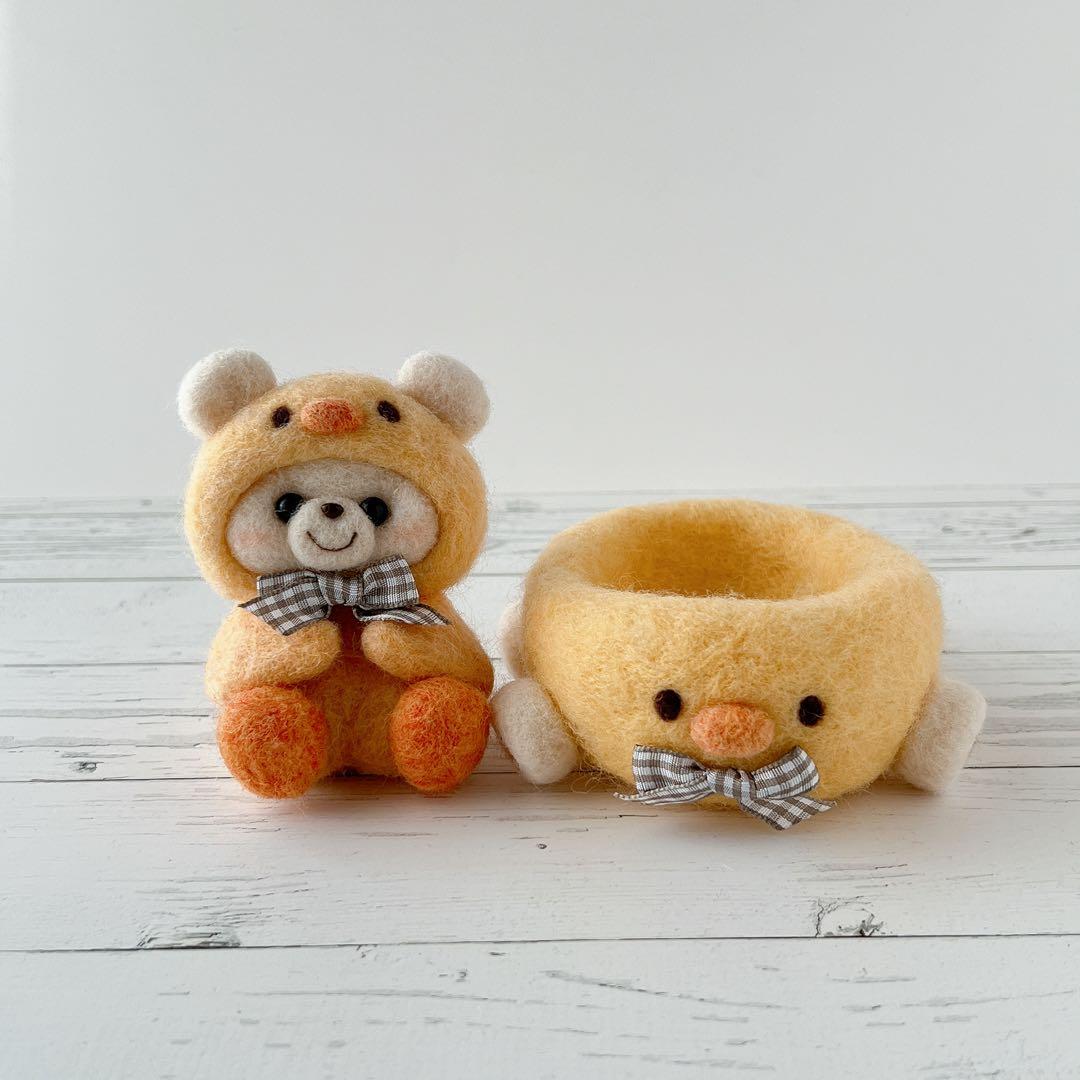 ひよこカーのひよこくまちゃん　羊毛フェルト