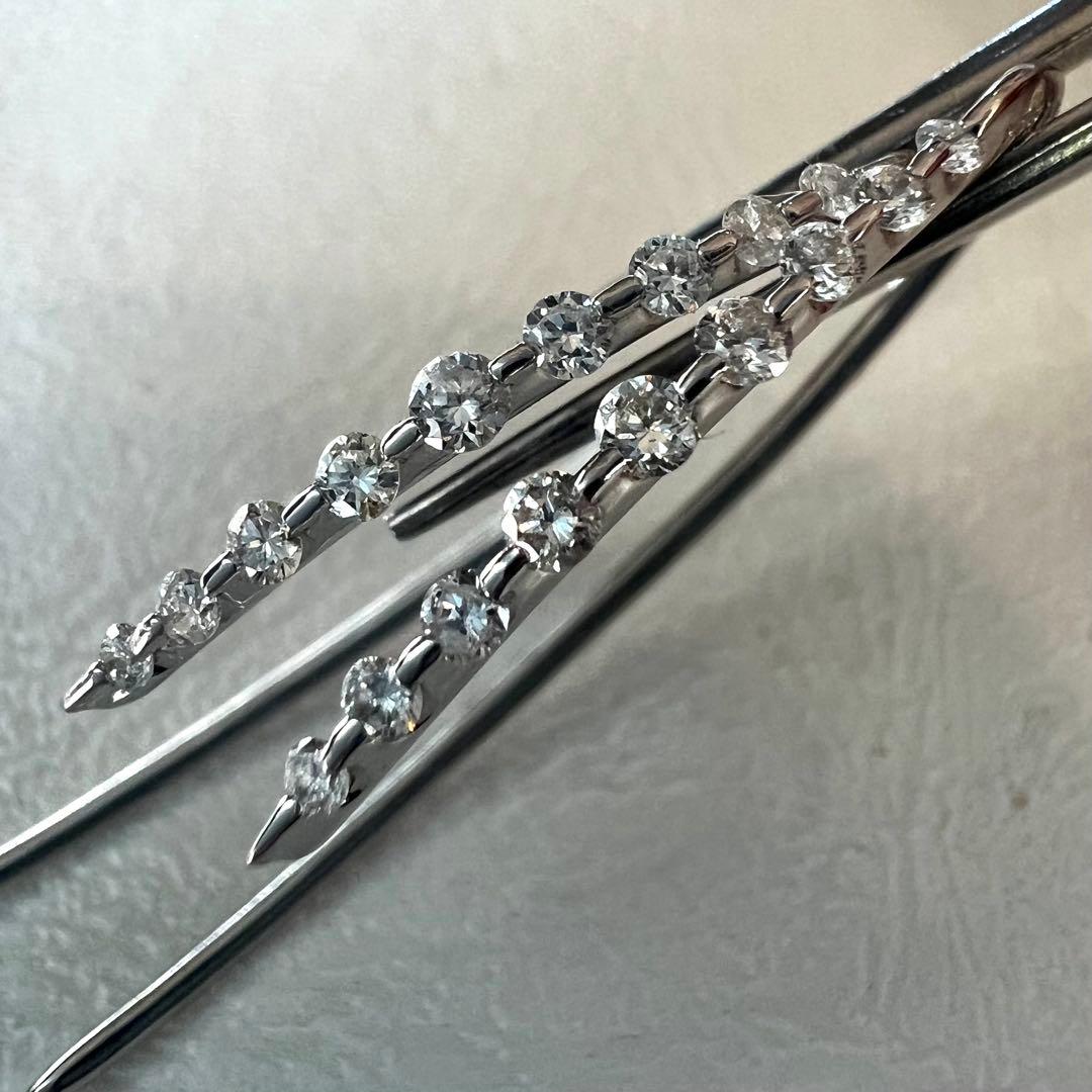 美品 pt900 プラチナ ピアス ダイヤ 0.20ct 1.6g P810