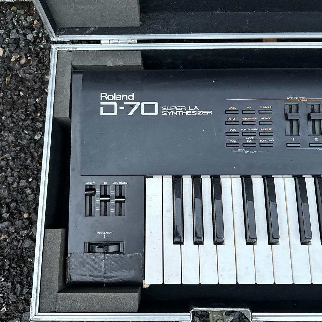 Roland D-70 シンセサイザー ハードケース付属 鍵盤楽器