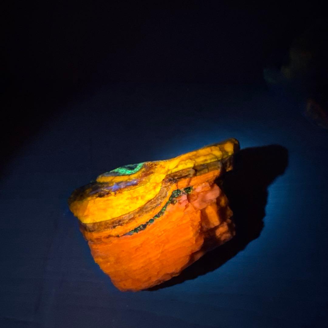 北海道石　然別オパール　蛍光オパール698g