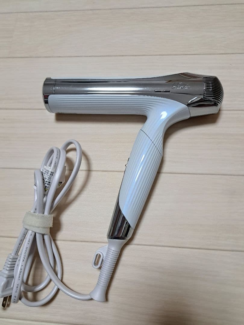 リファ ドライヤースマートW ダブル Refa 2024年製　海外対応