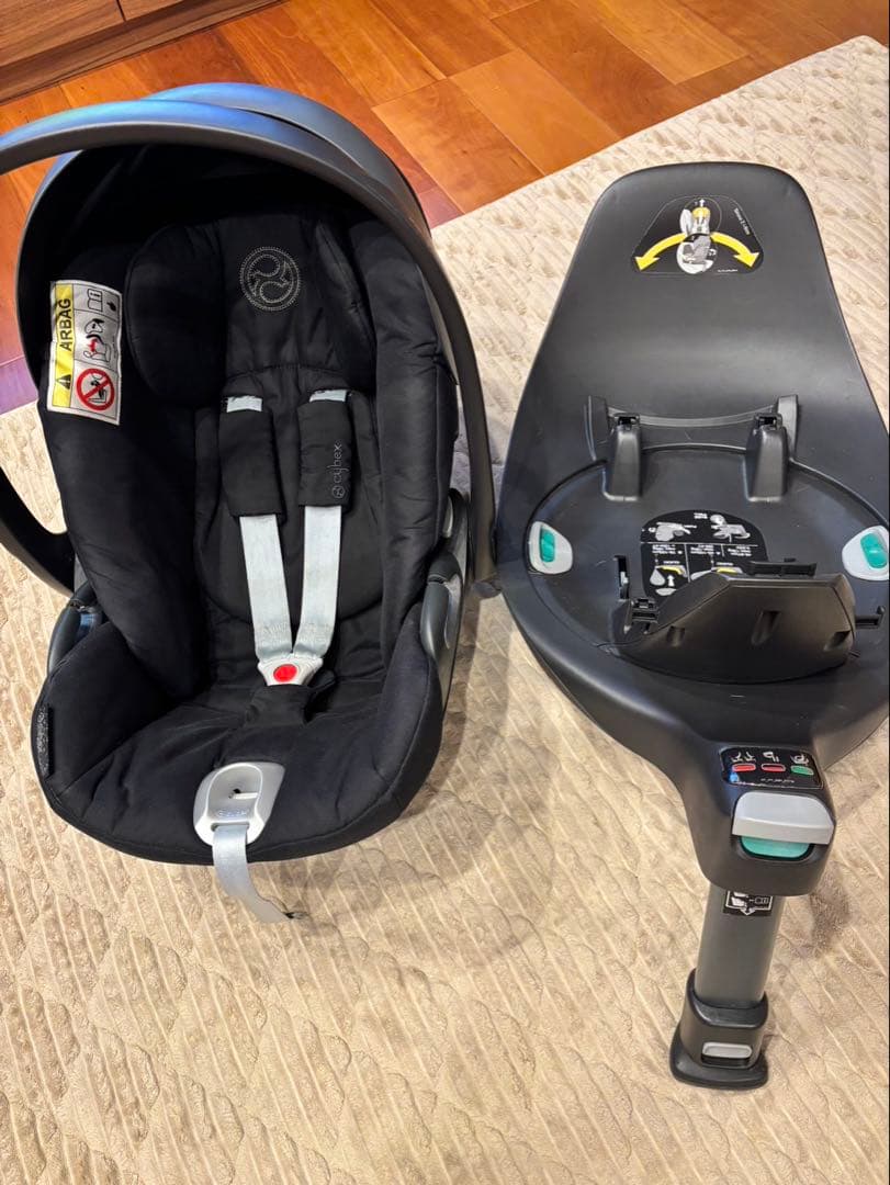 Cybex 車用チャイルドシート ブラック