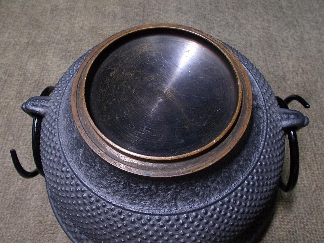 茶道具 風炉釜セット 霰茶釜 釜環 未使用五徳 織部風炉 敷板 前瓦 送料込み